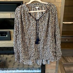 Leoapard/Navy blue top